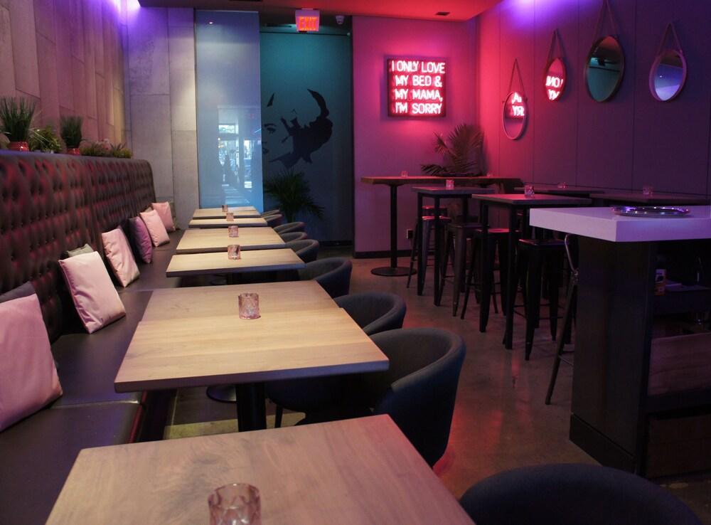 多伦多贝弗利桑德酒店